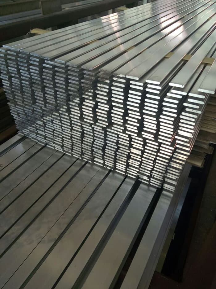 Шина алюминиевая 10х120 АД0 4 м - купить металлопрокат в Москве